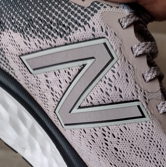 Men's New Balance Fresh Foam 680. Size 9.5 - Picture 5 of 9